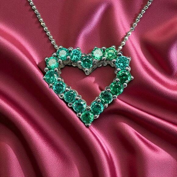 Unbranded Jewelry - Natural Emerald Necklace in 14K White Gold - 15" VINTAGE Open Heart Pendant 3.4g